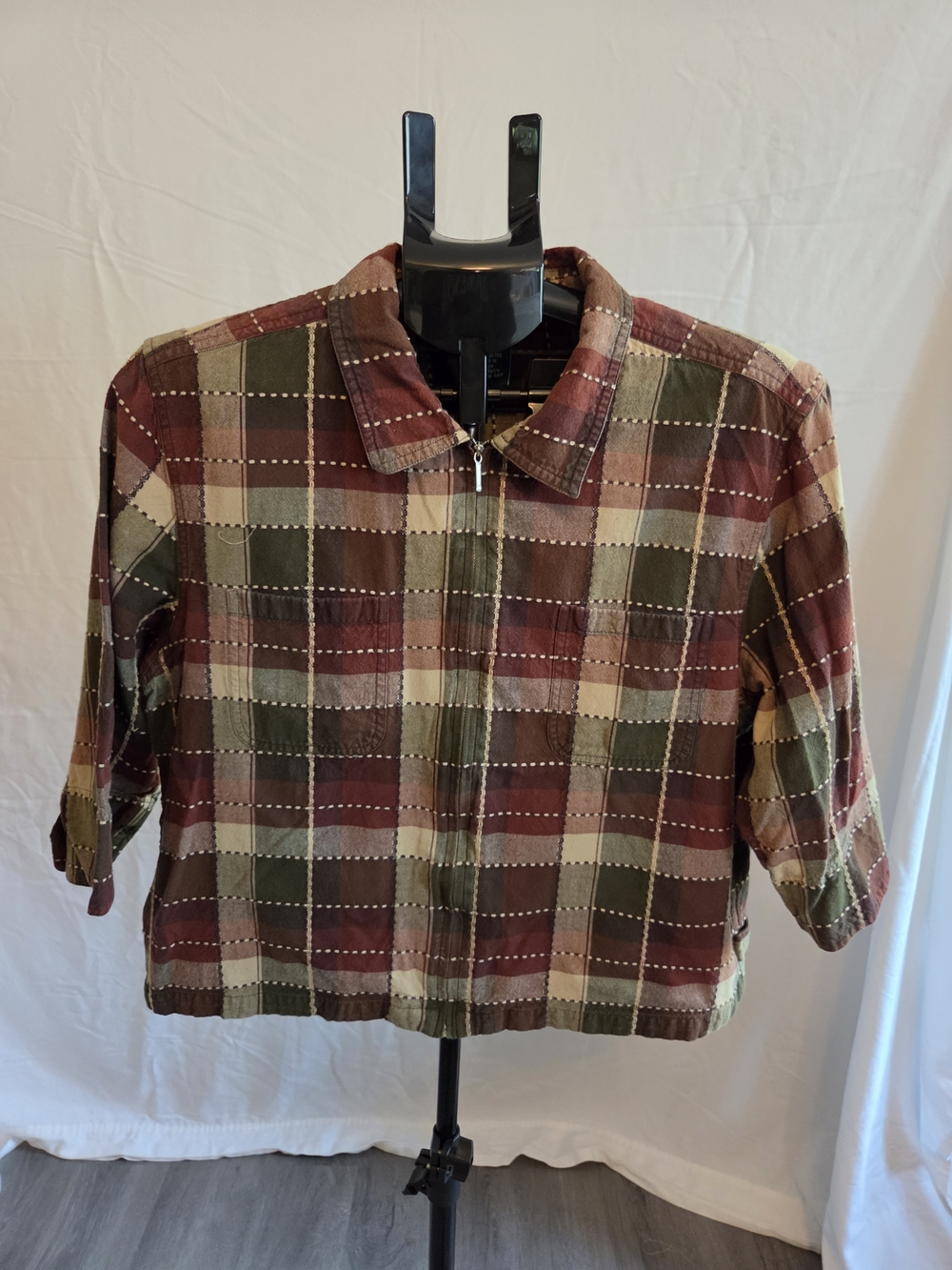 Women’s Plaid Zip-Front Button Down Shirt Jacket in Burgundy and Olive